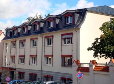 Blick auf Haus 5 von der Straße aus