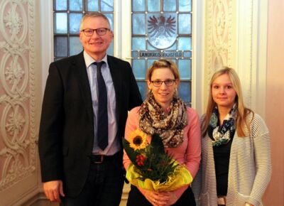 (v. l.) Hauptamtsleiter Herr Richter, Frau Wilhelm, Ausbildungsleiterin Frau Hennecke