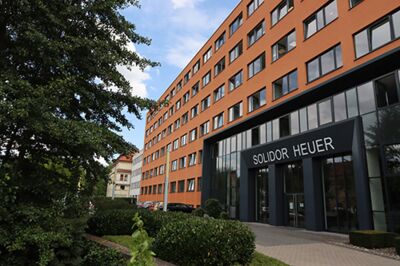 Blick auf Haus 7 von der Zufahrt aus Richtung Bahnhofstraße aus.