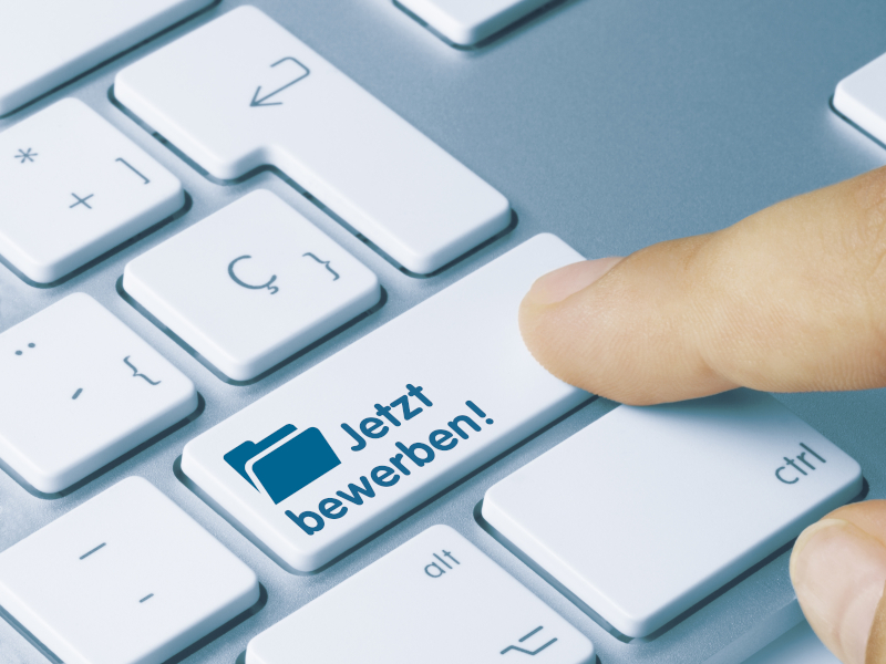 Tastatur mit der Taste "Jetzt bewerben!"